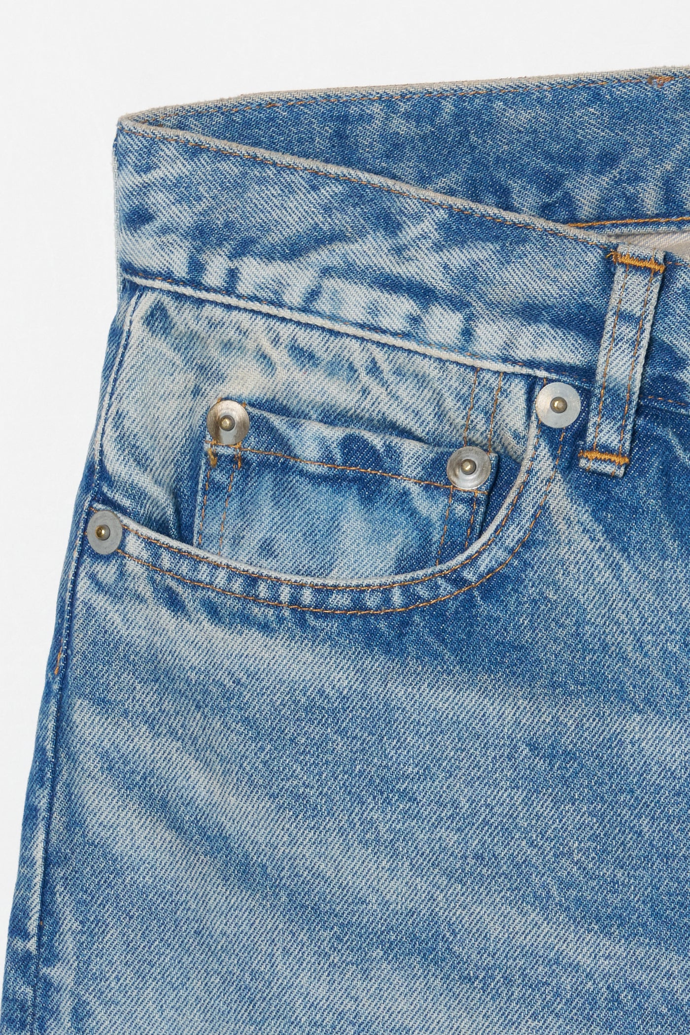 Straight Patch Different Denim – INSCRIRE