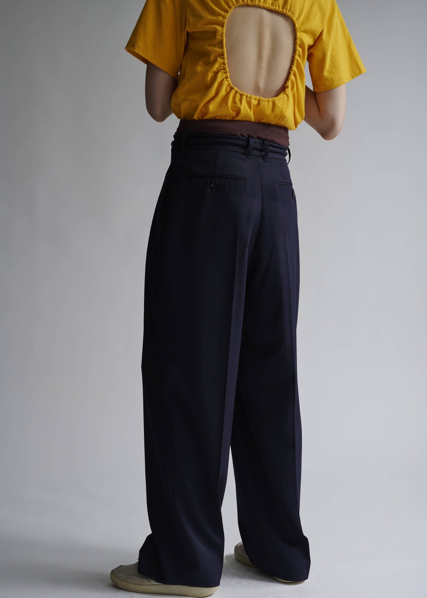 Back Circle Tee – INSCRIRE