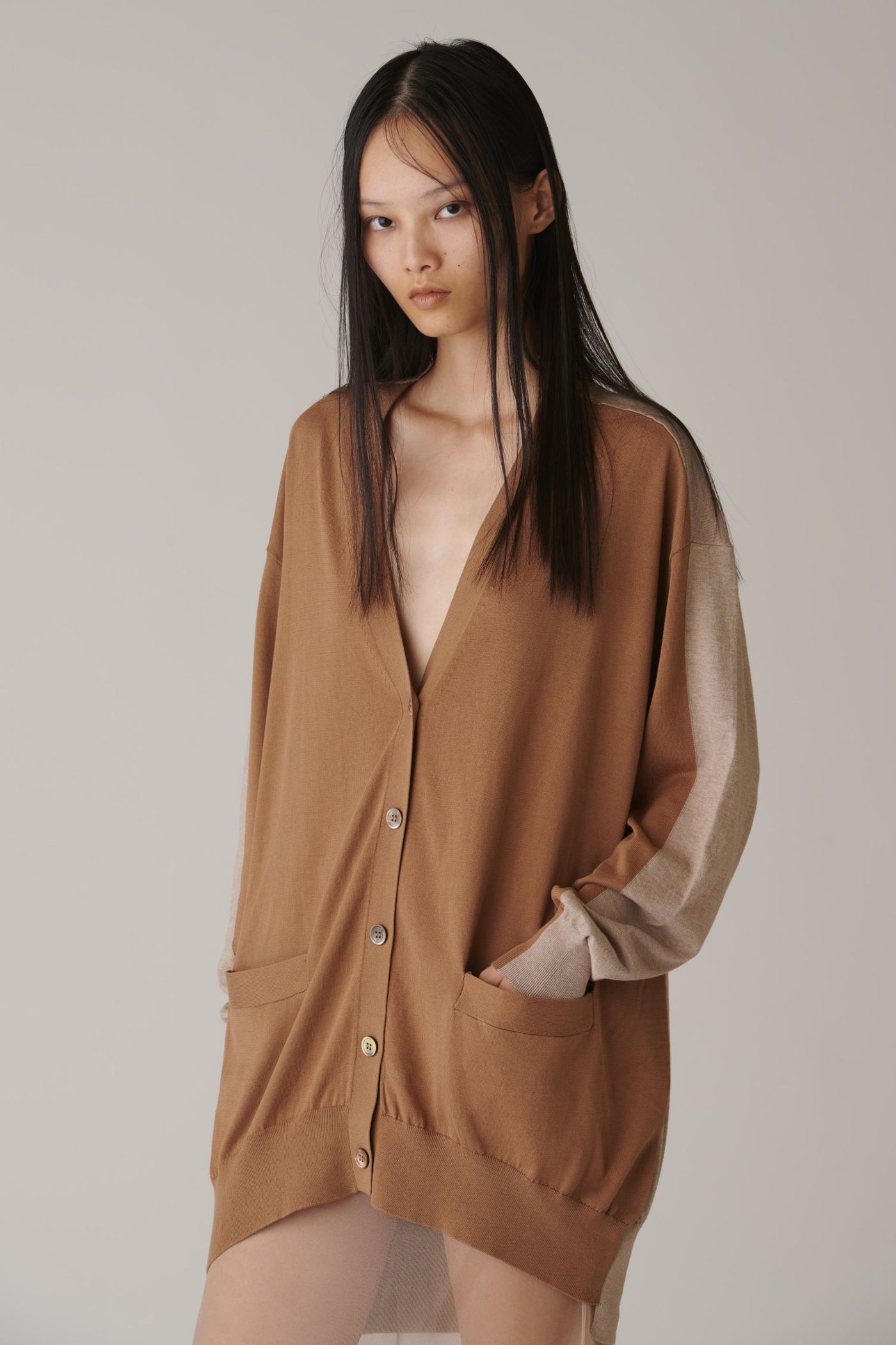 Cotton 16G Over Size V neck Cardigan – INSCRIRE